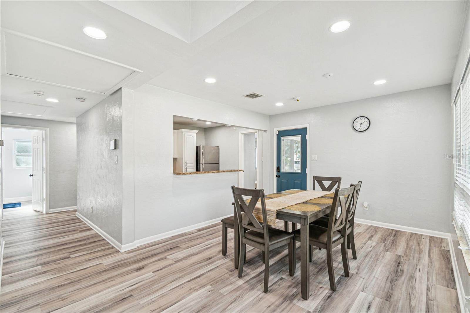 SILVER LAKE ESTATES - Residential