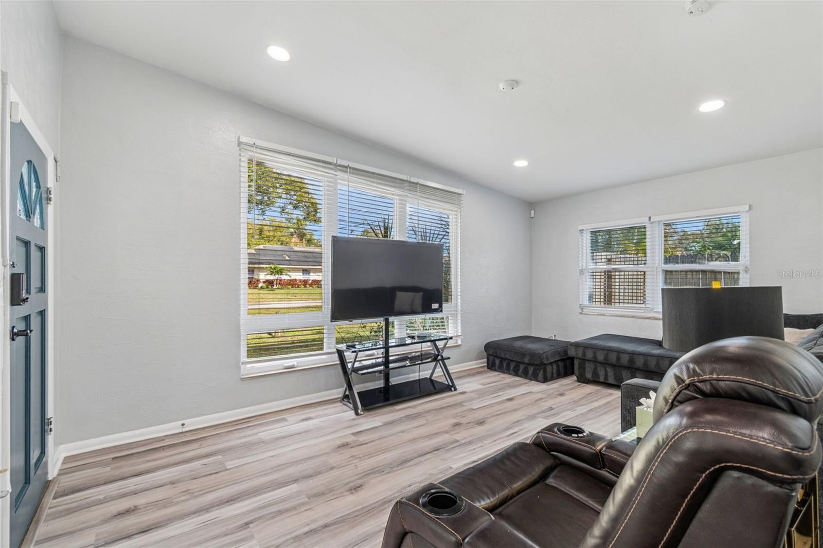 SILVER LAKE ESTATES - Residential