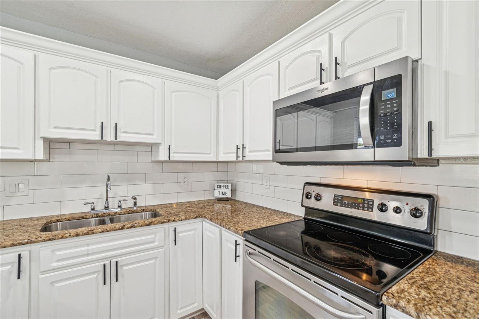 SILVER LAKE ESTATES - Residential