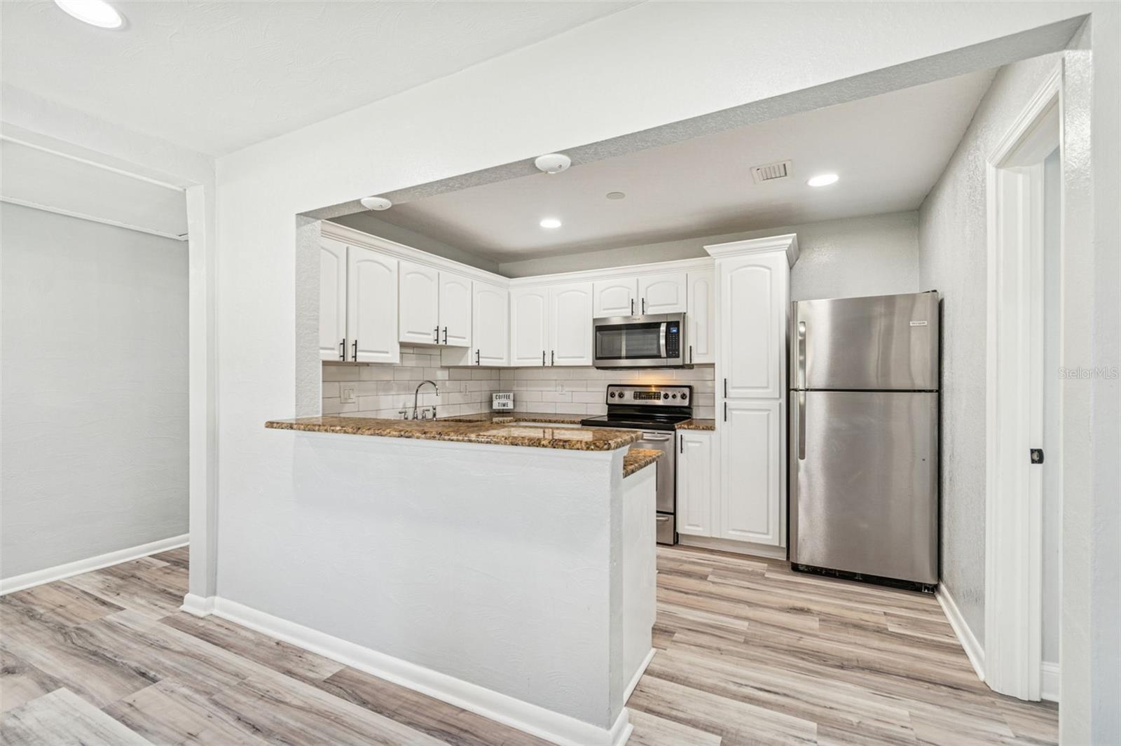 SILVER LAKE ESTATES - Residential