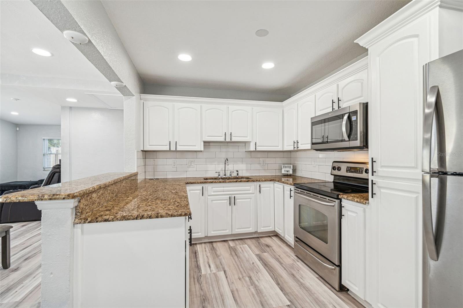 SILVER LAKE ESTATES - Residential