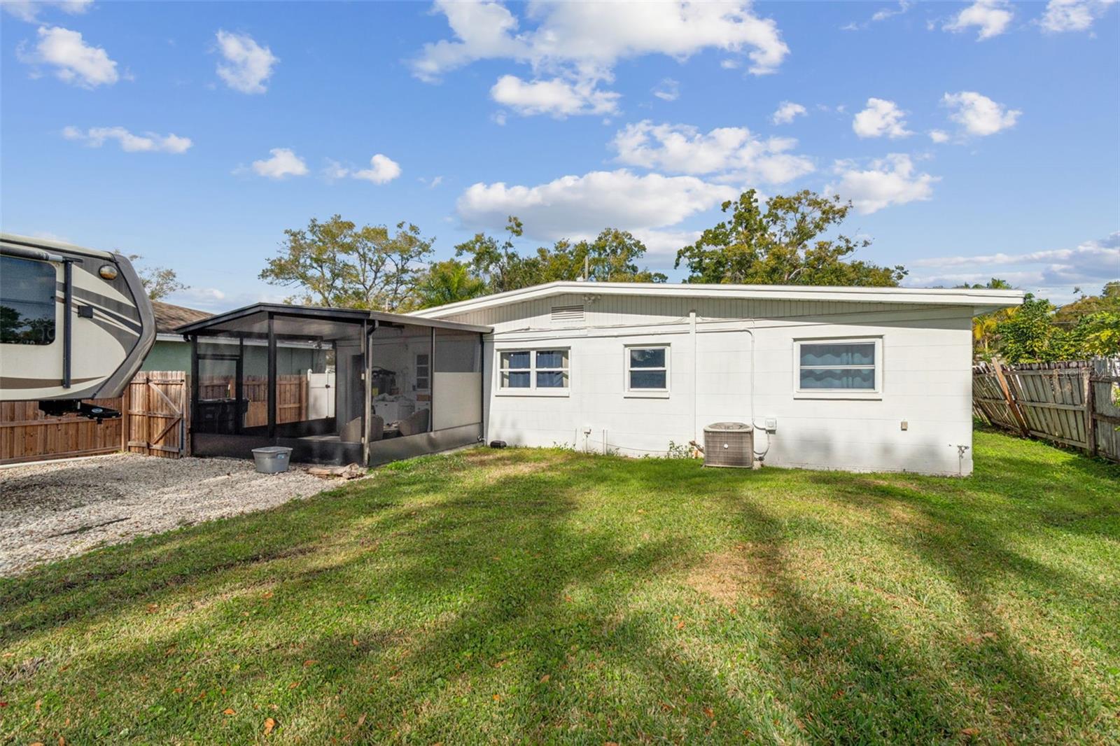 SILVER LAKE ESTATES - Residential