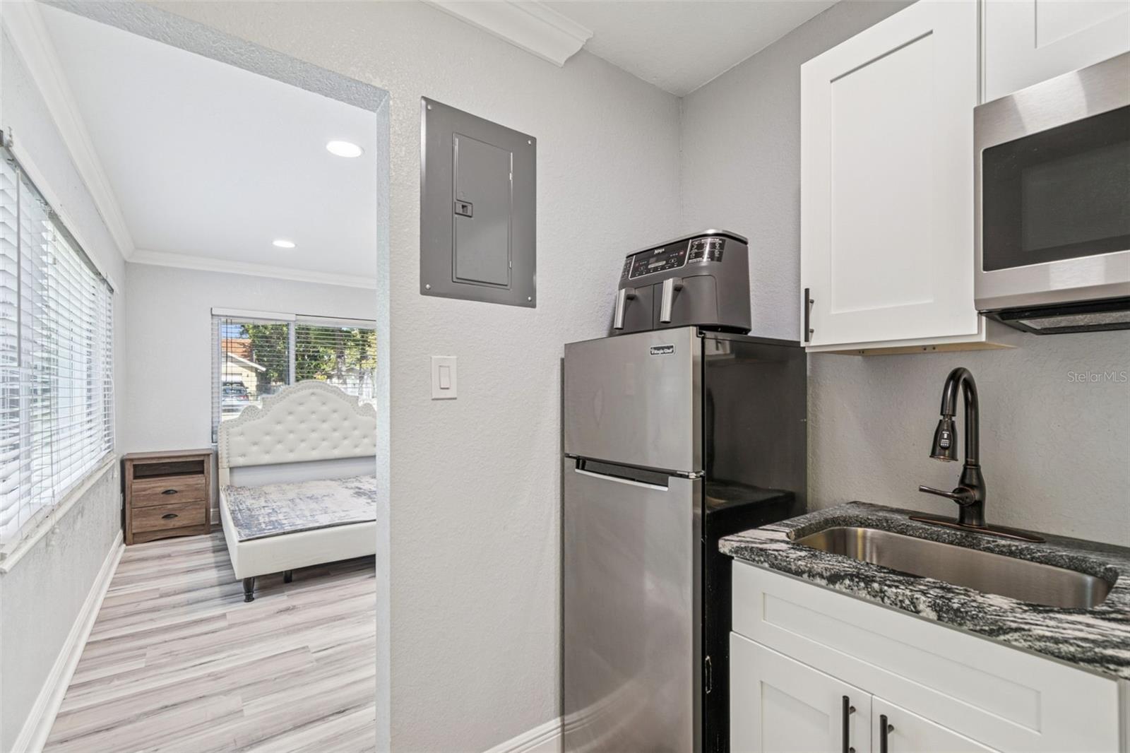 SILVER LAKE ESTATES - Residential