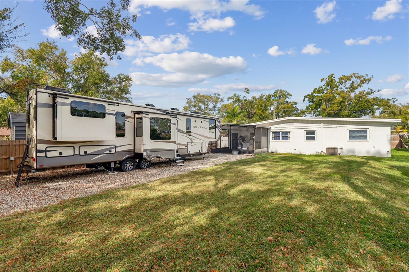 SILVER LAKE ESTATES - Residential