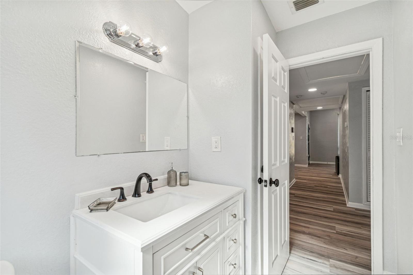 SILVER LAKE ESTATES - Residential