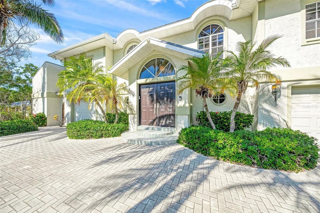 Sleepy Lagoon Park tract | Sarasota Real Estate 7 Photo of 569 Juan Anasco Drive, Longboat Key, FL 34228 (MLS # A4669634)