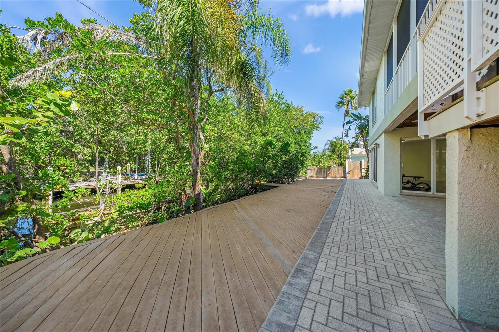 SLEEPY LAGOON PARK - Residential