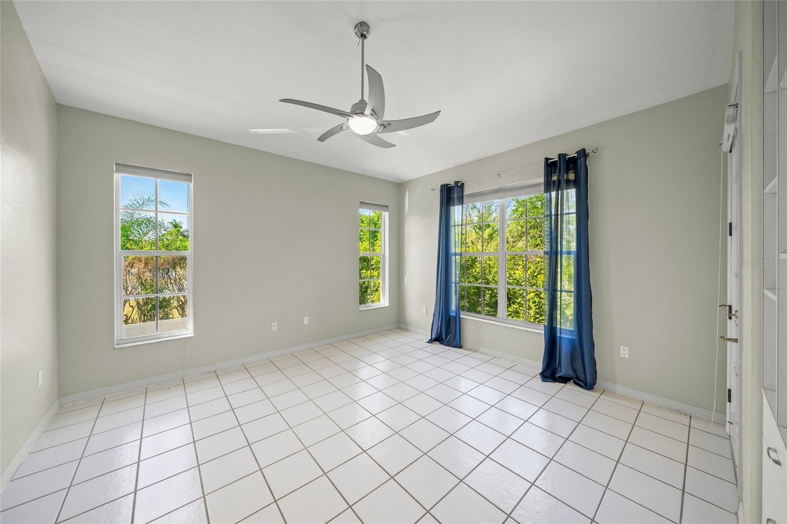 SLEEPY LAGOON PARK - Residential