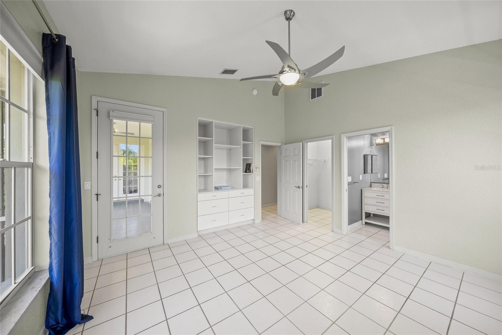 SLEEPY LAGOON PARK - Residential