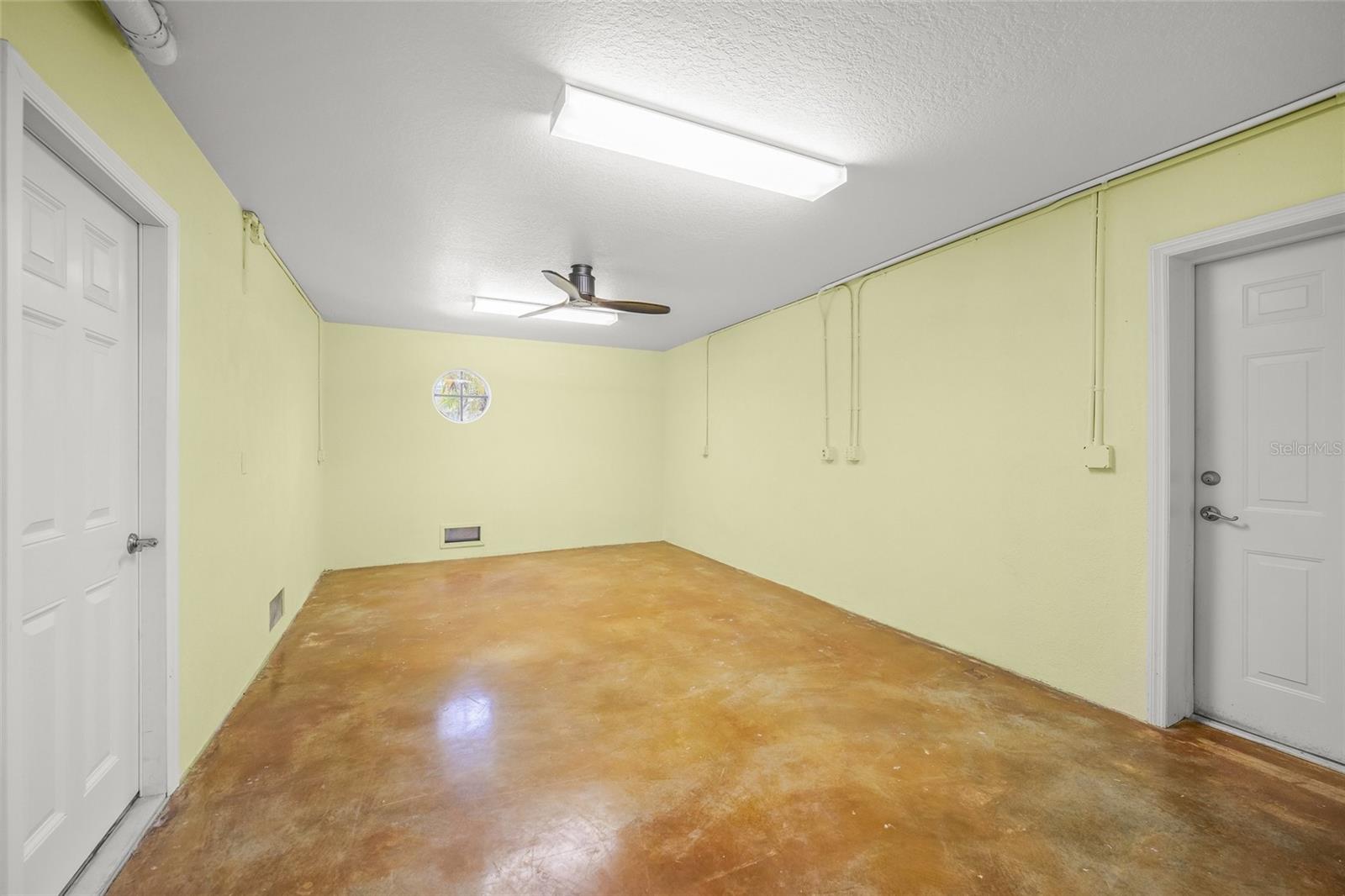 SLEEPY LAGOON PARK - Residential