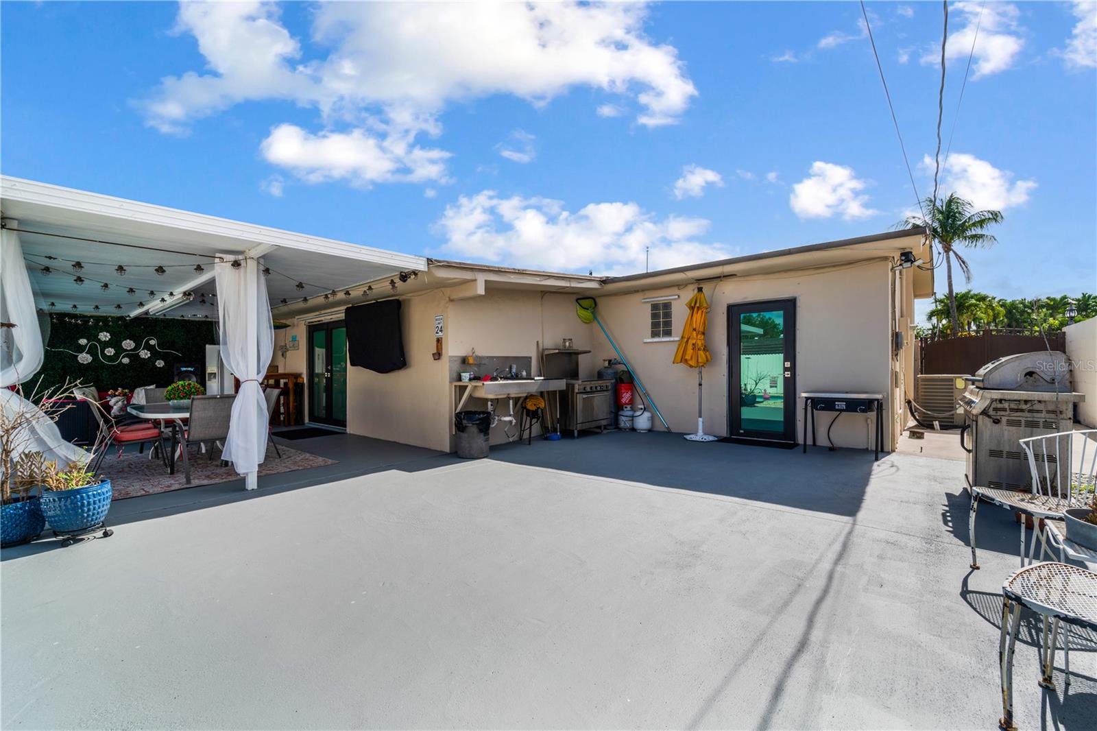 PALM SPGS LAKES ADD 2 - Residential