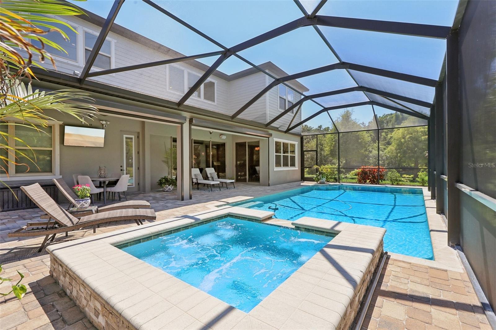 842 FOREST GLEN COURT