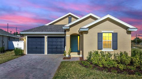 A home in MINNEOLA