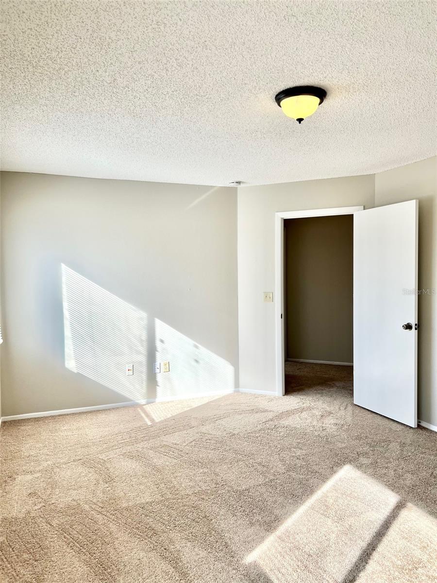 LAKEWOOD AT THE CROSSINGS UNIT 2 - Residential Lease