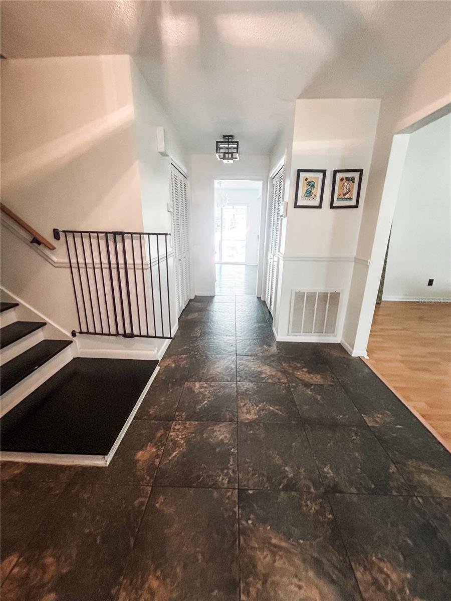 945 COLLEGE HILL DRIVE