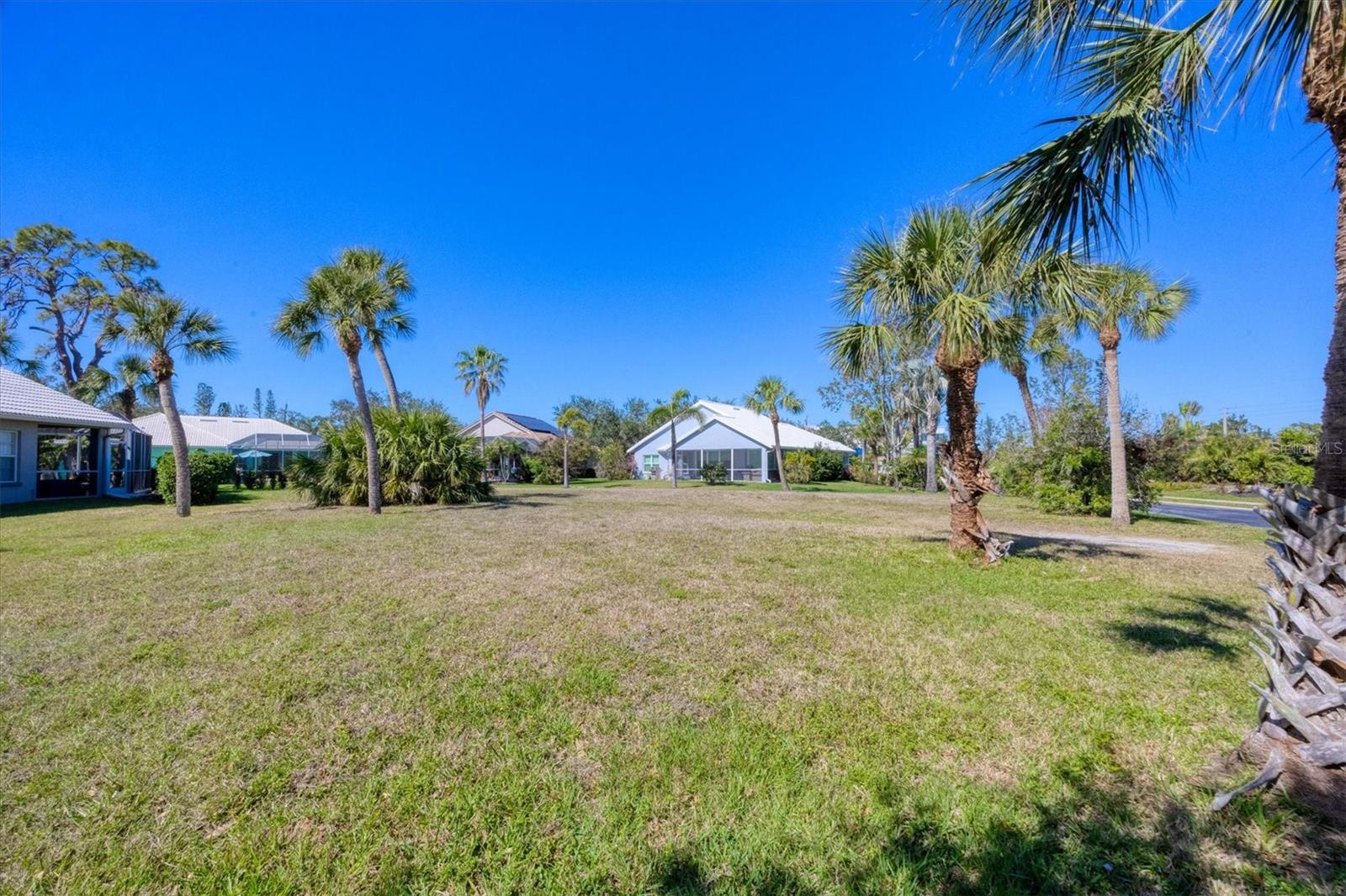 NOKOMIS OAKS - Land