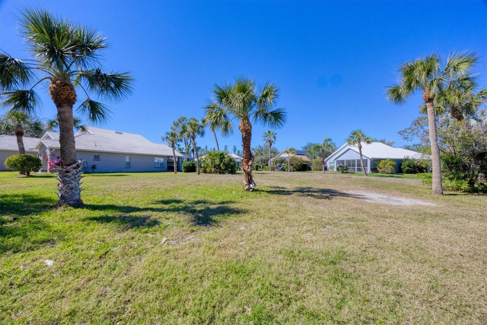 NOKOMIS OAKS - Land