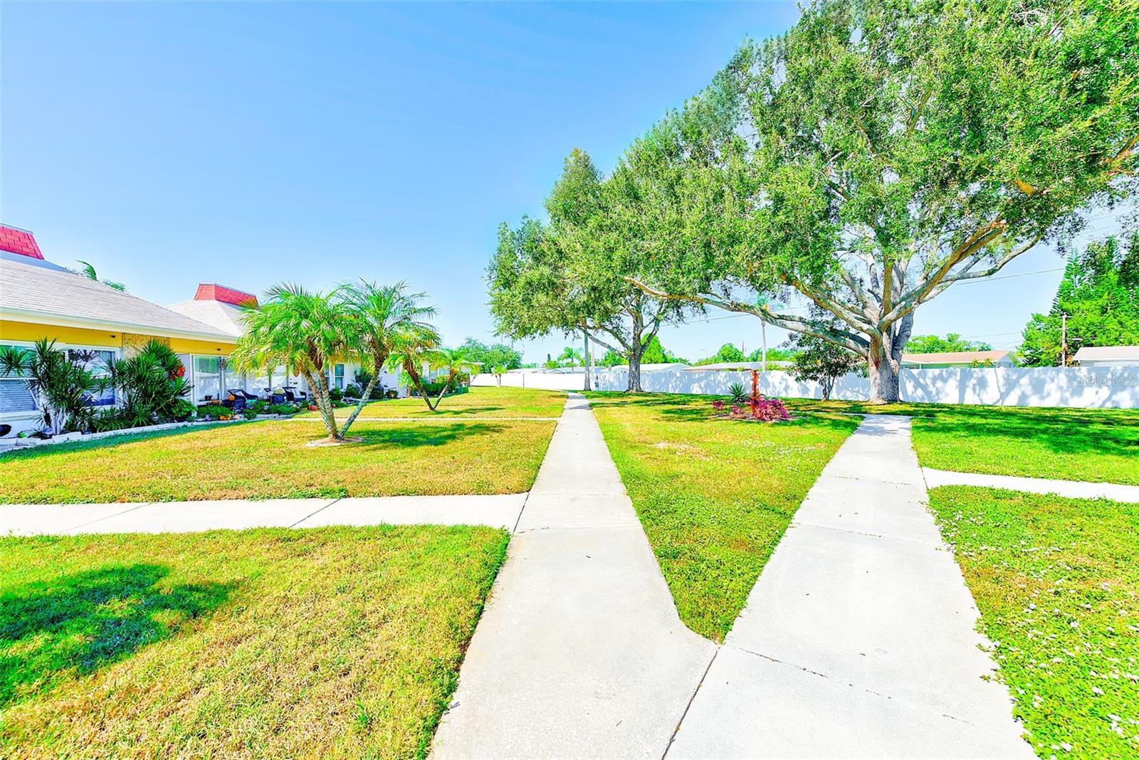 TAHITIAN GARDENS CONDO - Residential