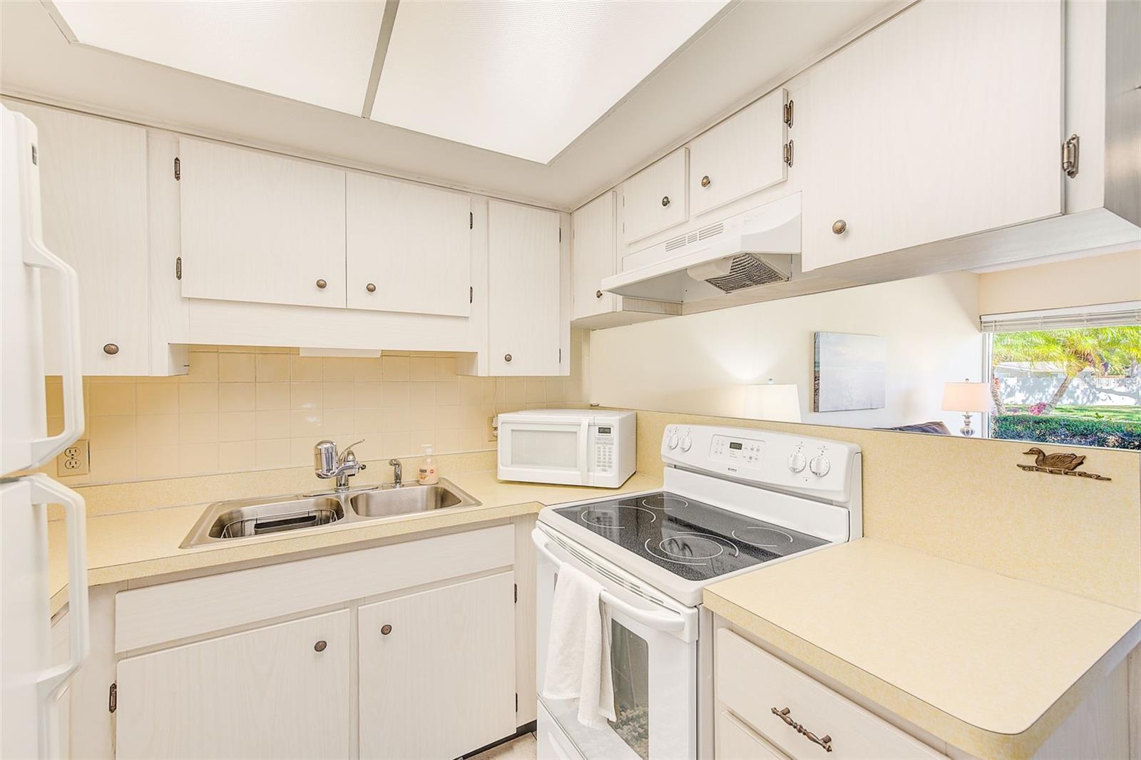 TAHITIAN GARDENS CONDO - Residential