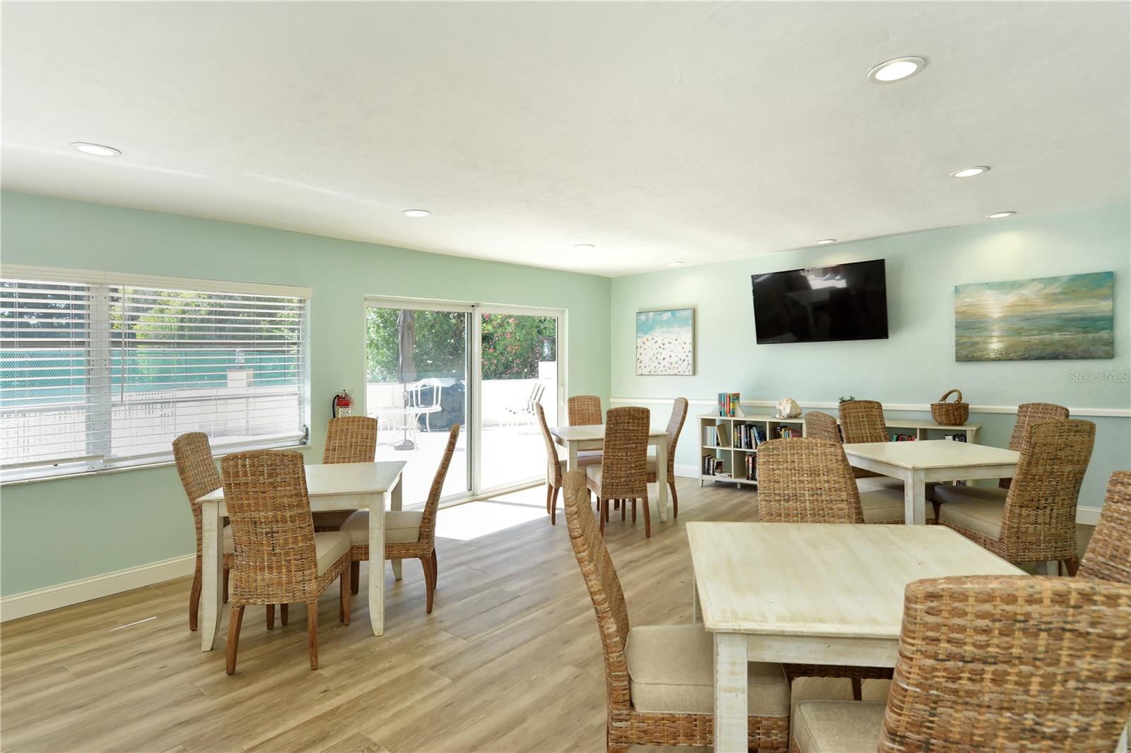 PELICAN HARBOUR & BEACH CLUB AMD - Residential