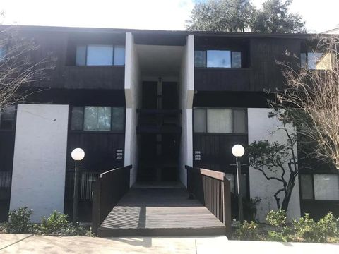 Photo of 2818 SW 14th Drive #107, Gainesville, FL 32608 (MLS # O6392596)