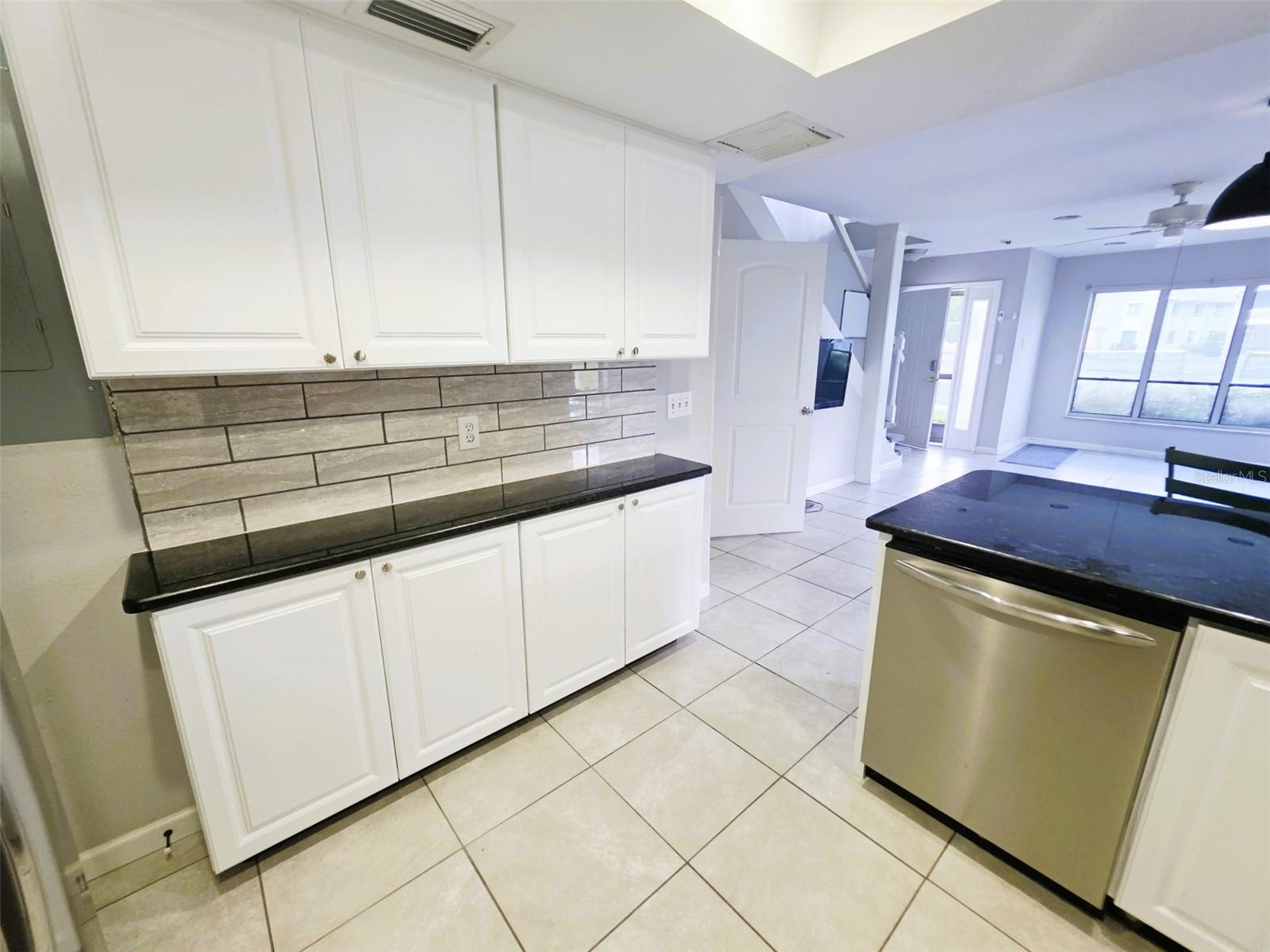 1735 CUPECOY CIRCLE L-1