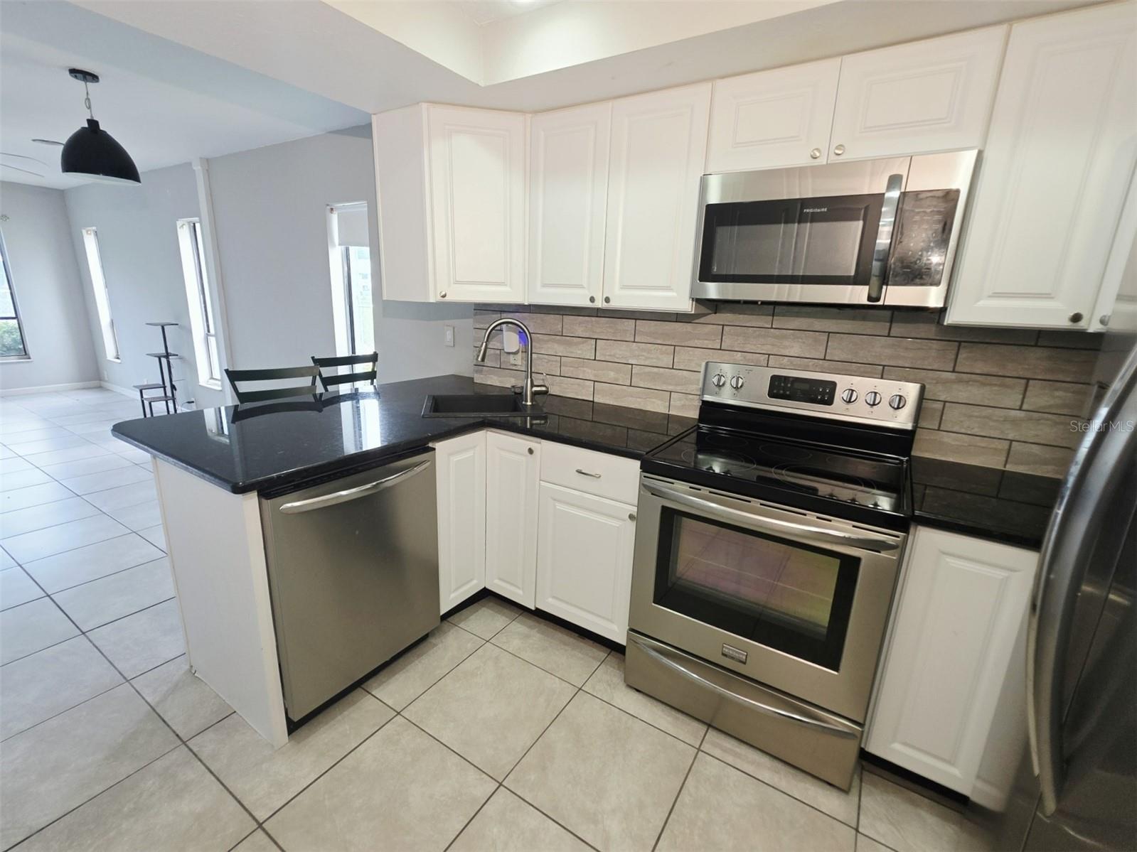 1735 CUPECOY CIRCLE L-1