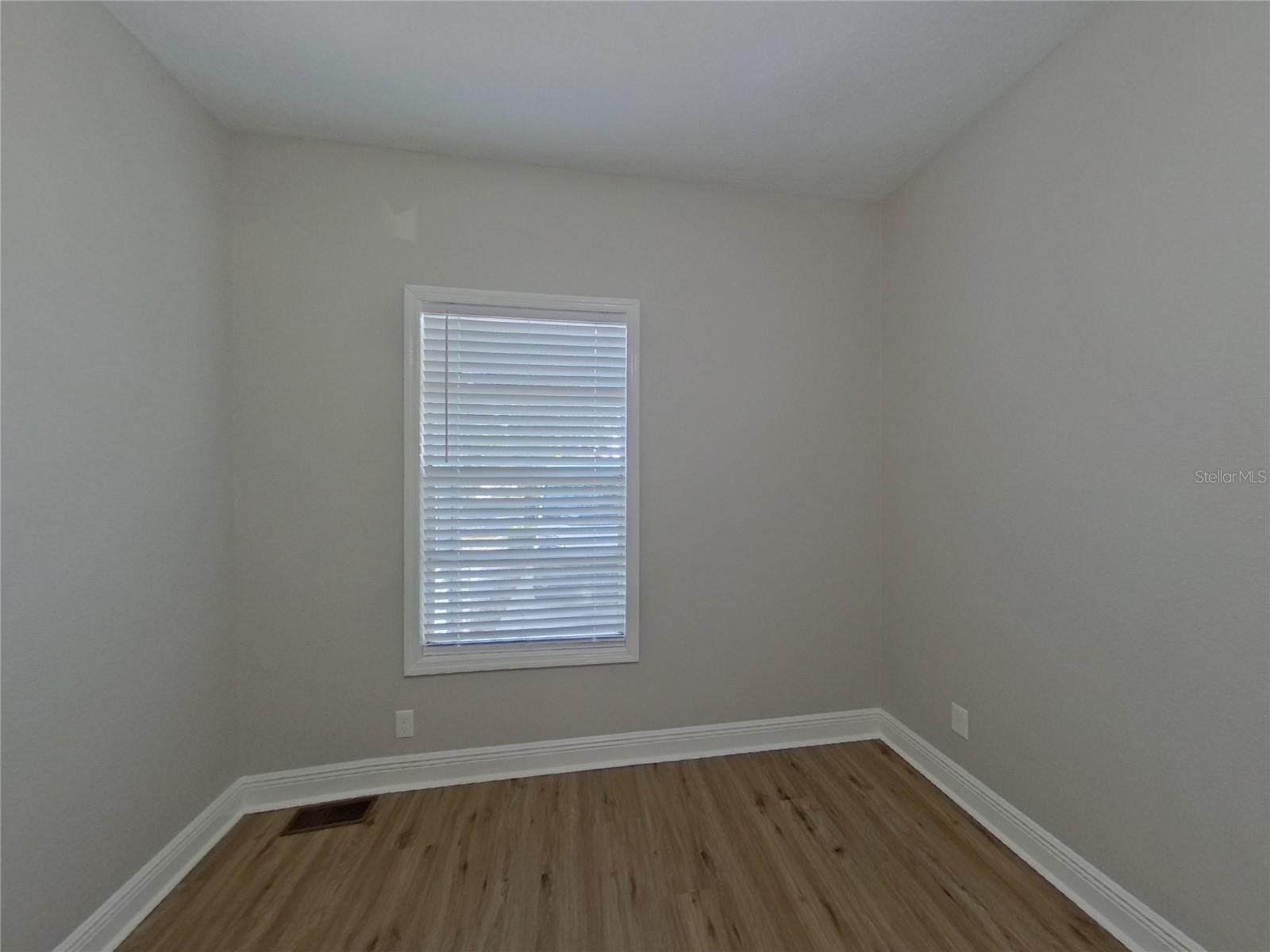 LAUGHNERS SUB - Residential Lease