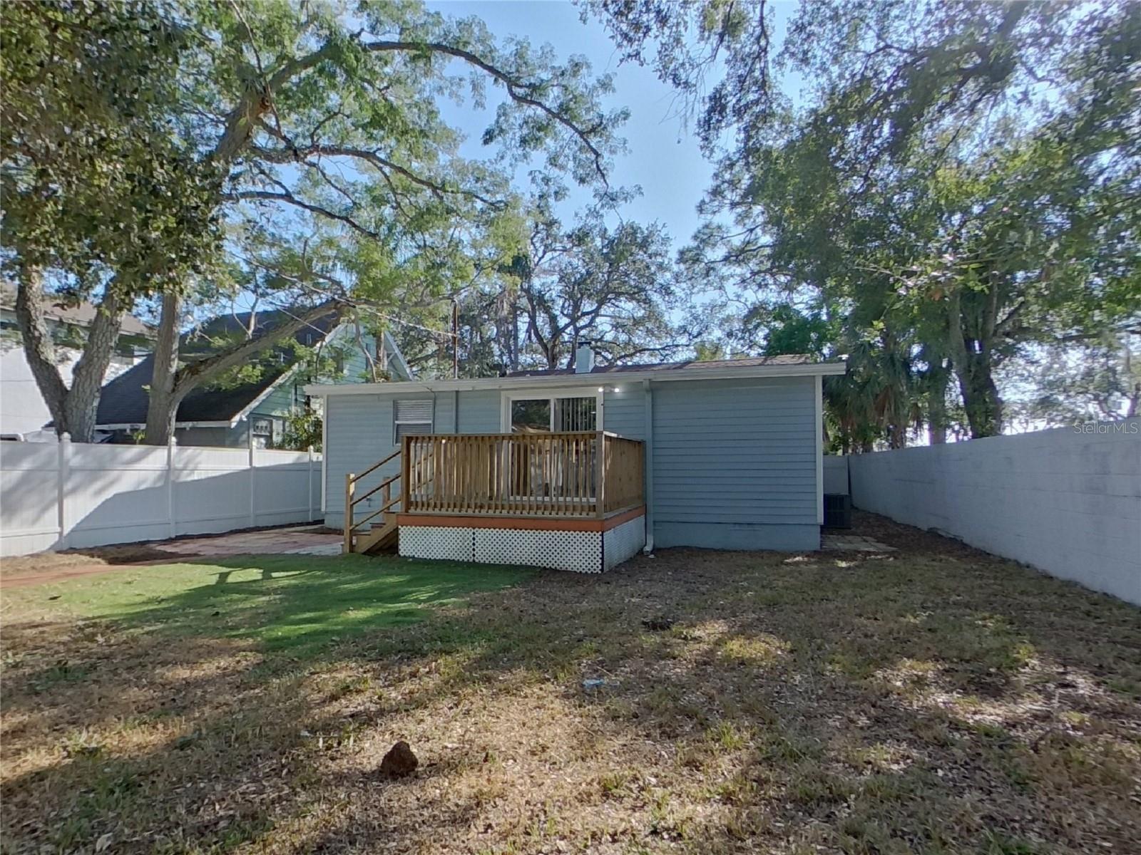 LAUGHNERS SUB - Residential Lease