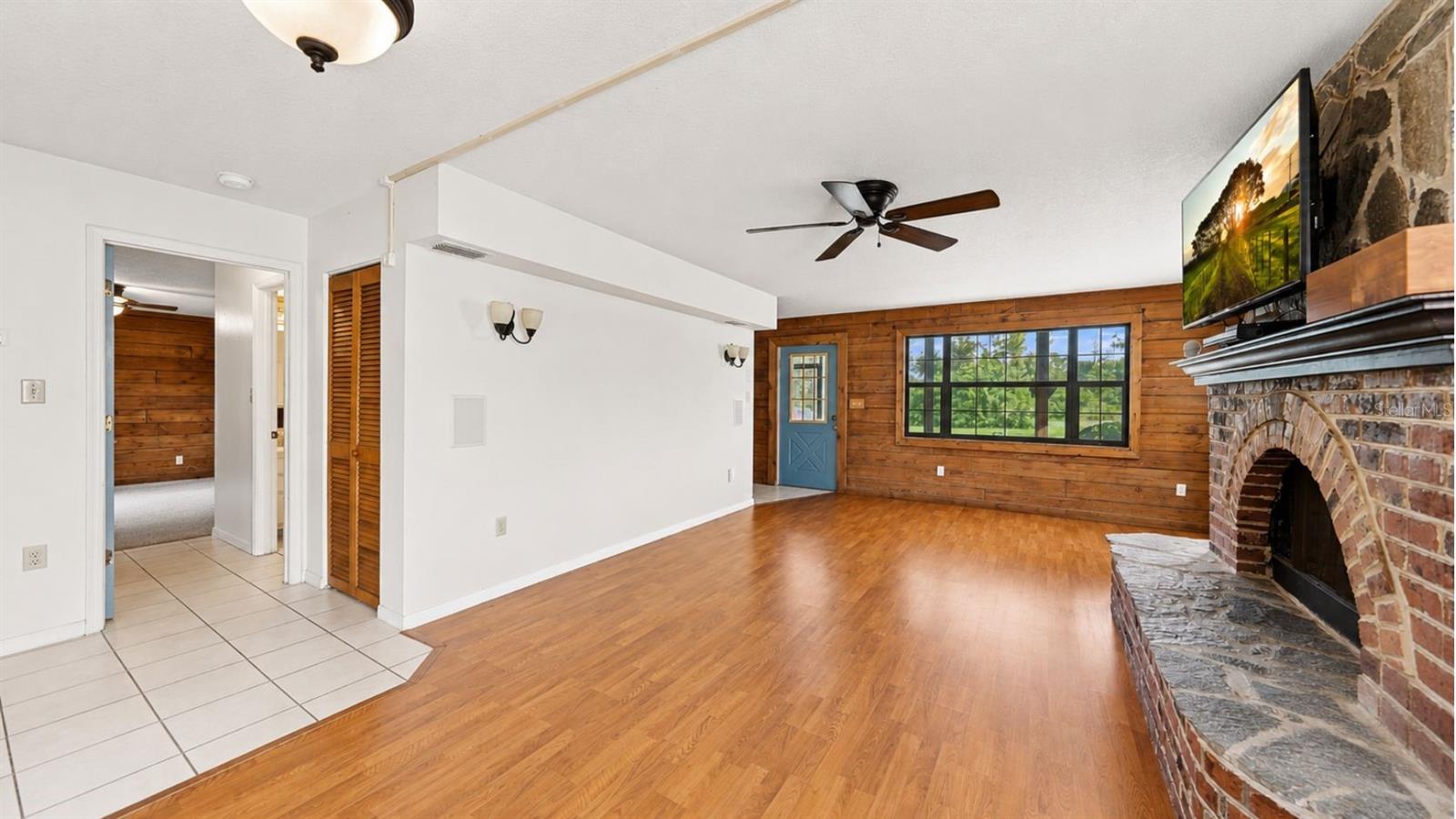 6609 PINEWOOD LANE
