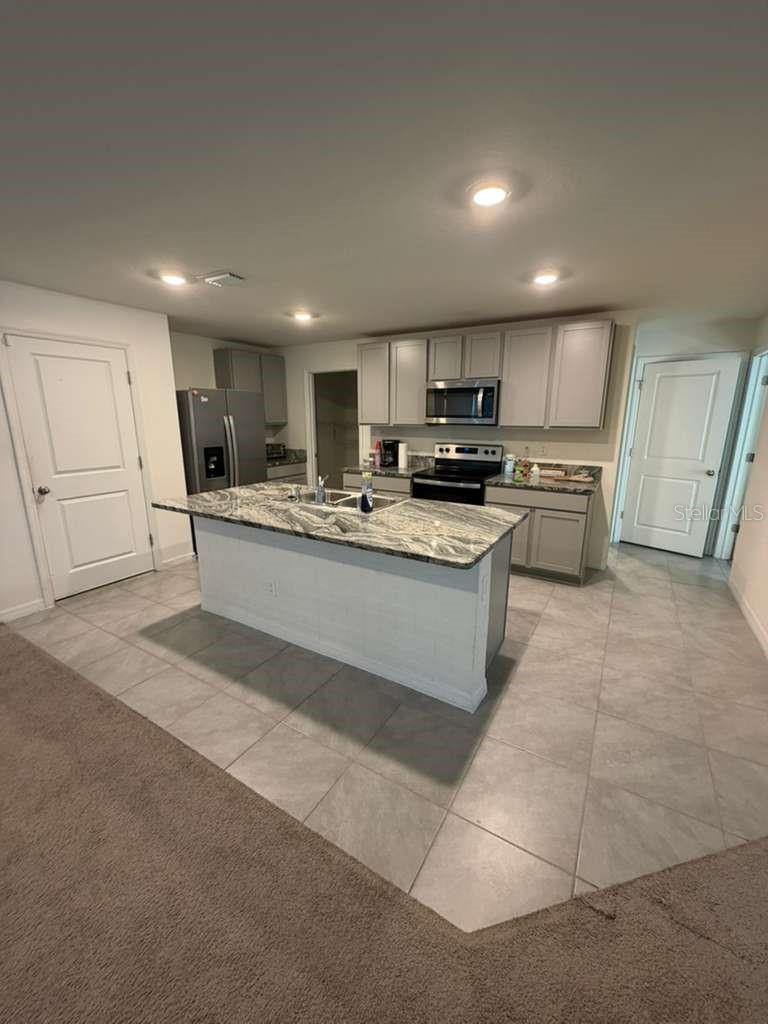 ZEPHYR LAKES SUB - Residential Lease