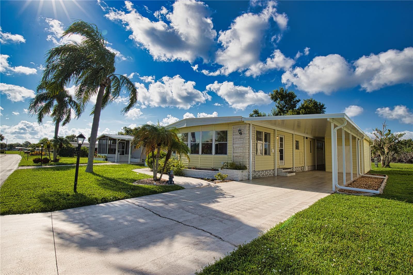 LA CASA MHP CO-OP - Residential