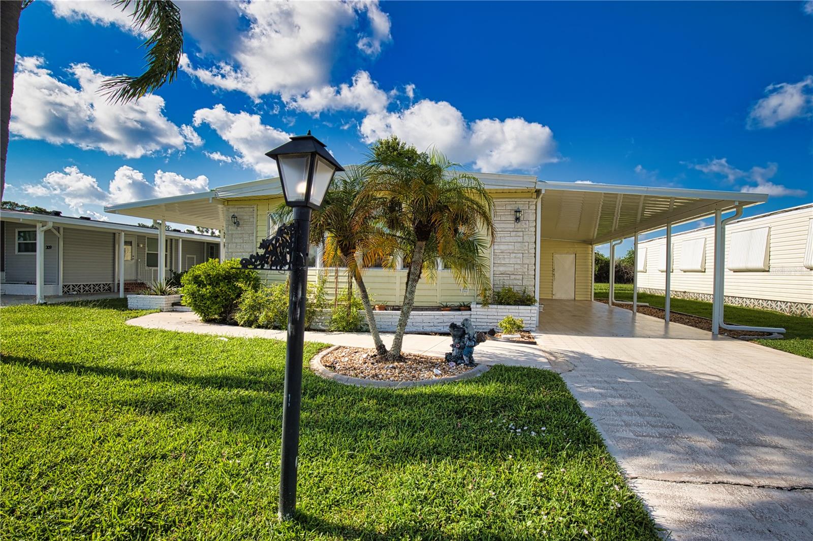 LA CASA MHP CO-OP - Residential