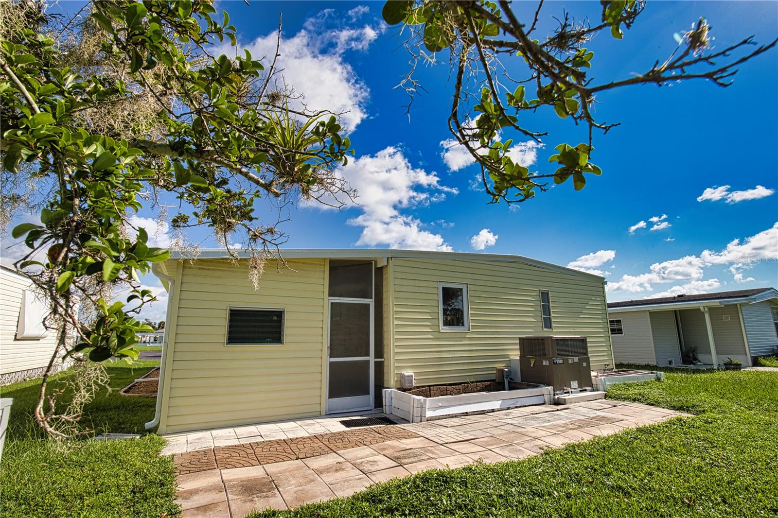 LA CASA MHP CO-OP - Residential