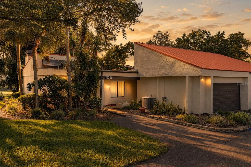 Photo of 108 Capri Court N, Plant City, FL 33566 (MLS # TB8545135)