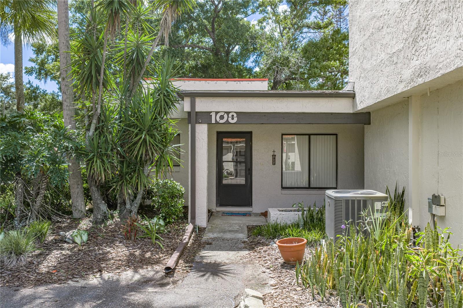 108 CAPRI COURT N