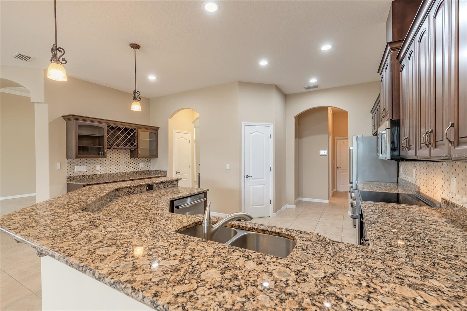 3343 W LOCANDA CIRCLE