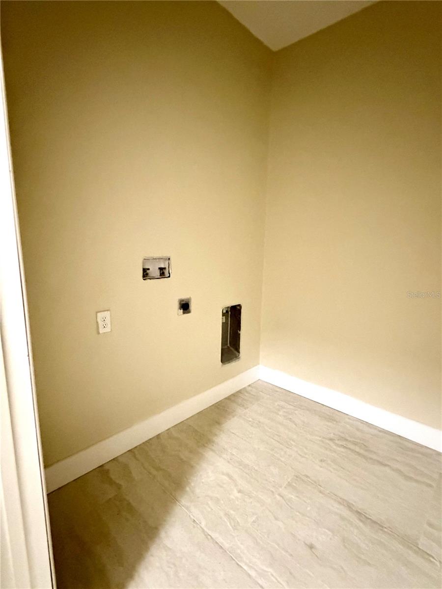 ST JAMES XING - Residential