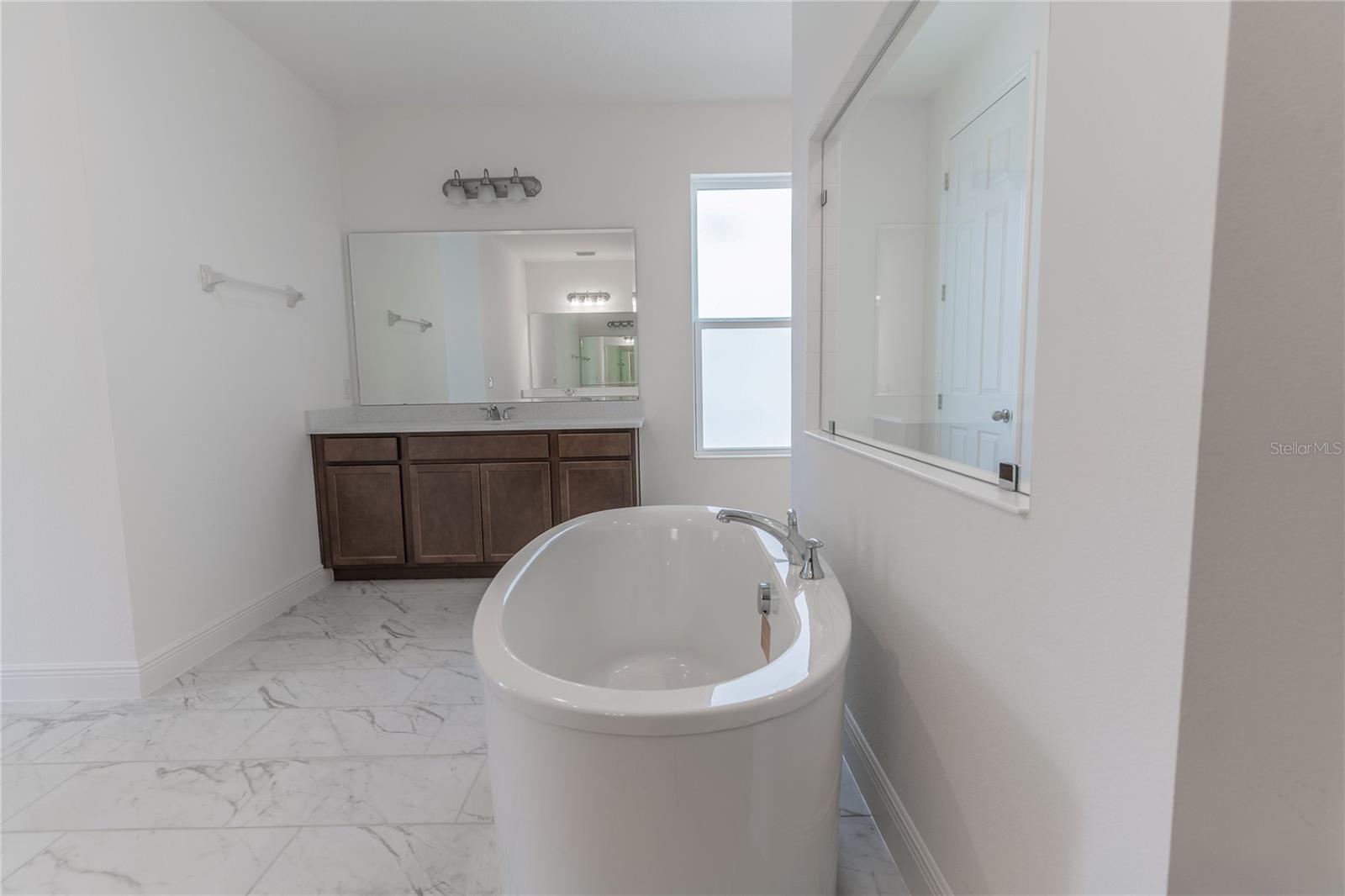 HANOVER LKS PH 5 - Residential Lease