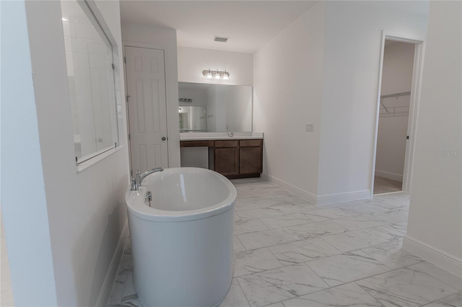 HANOVER LKS PH 5 - Residential Lease