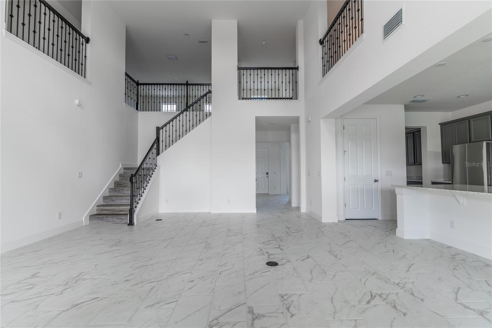 HANOVER LKS PH 5 - Residential Lease