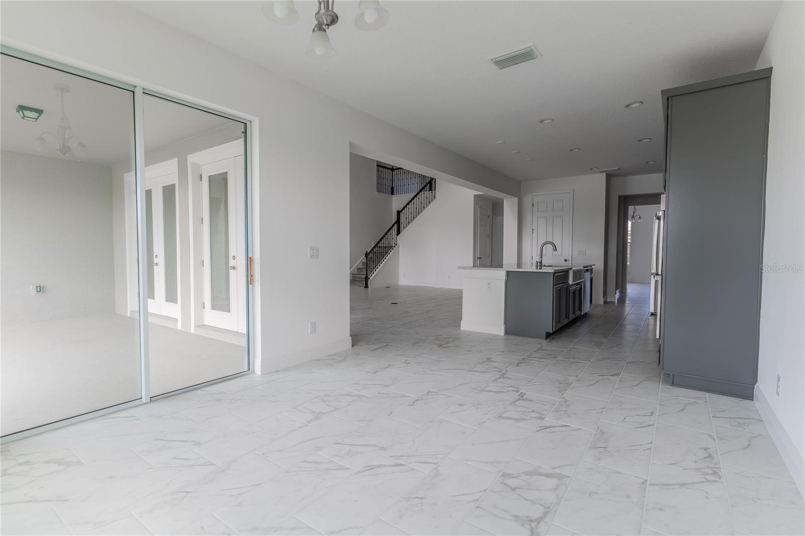 HANOVER LKS PH 5 - Residential Lease