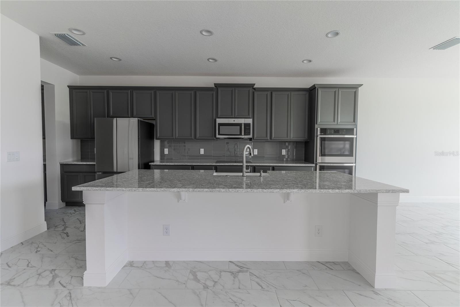 HANOVER LKS PH 5 - Residential Lease