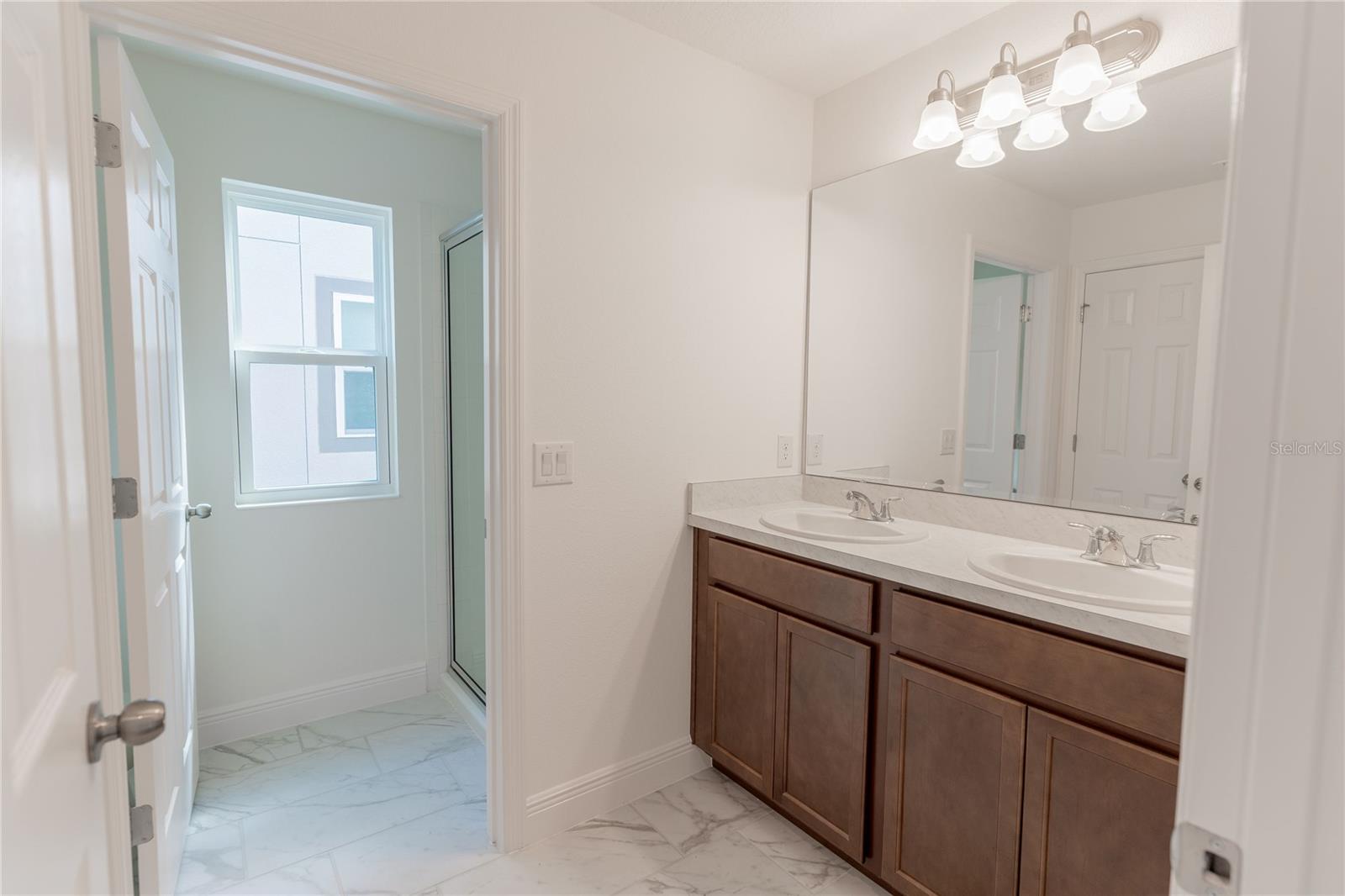 HANOVER LKS PH 5 - Residential Lease