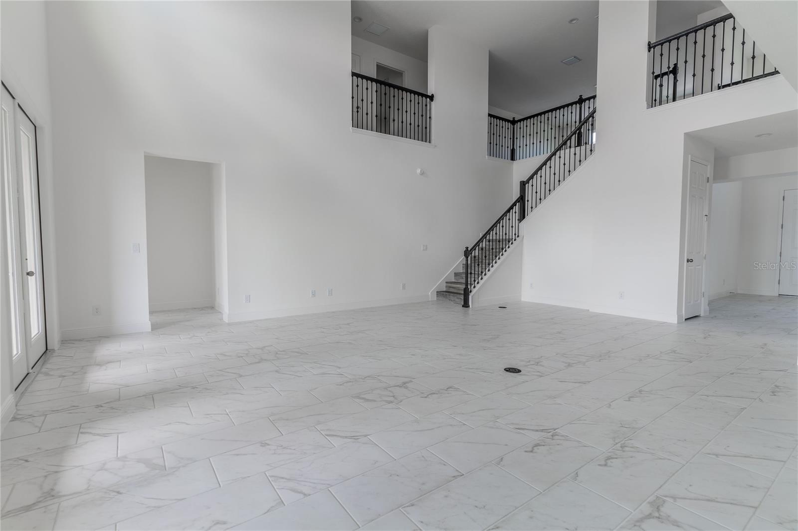 HANOVER LKS PH 5 - Residential Lease