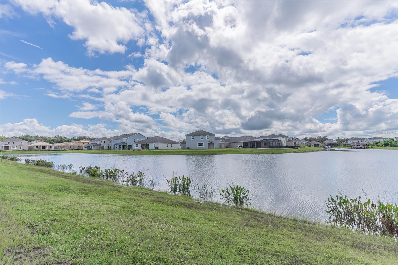 HANOVER LKS PH 5 - Residential Lease