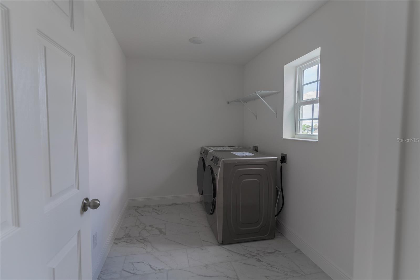 HANOVER LKS PH 5 - Residential Lease