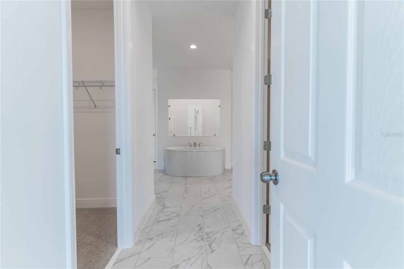 HANOVER LKS PH 5 - Residential Lease