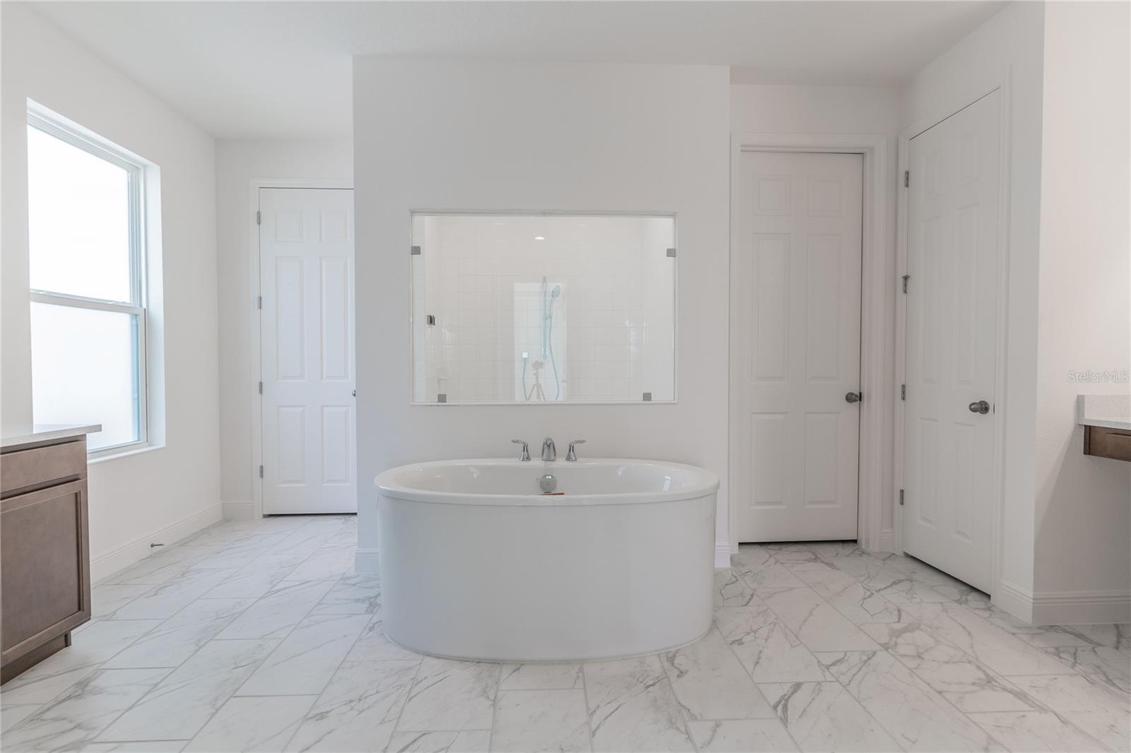 HANOVER LKS PH 5 - Residential Lease