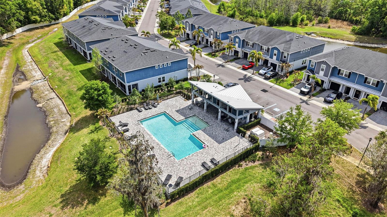 KEMERTON PLACE - Residential